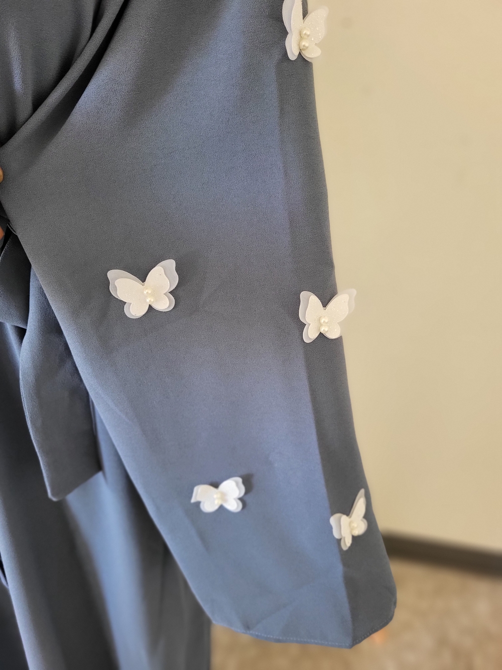 Butterfly Pearl Belted Abaya Dusty Blue Size L-XL - Picture 7 of 8